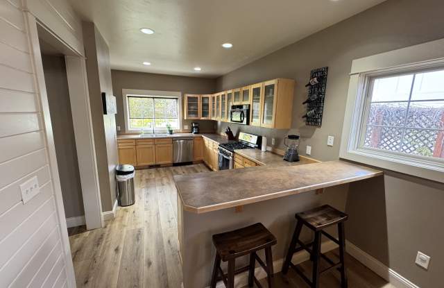 813 North 15th Avenue