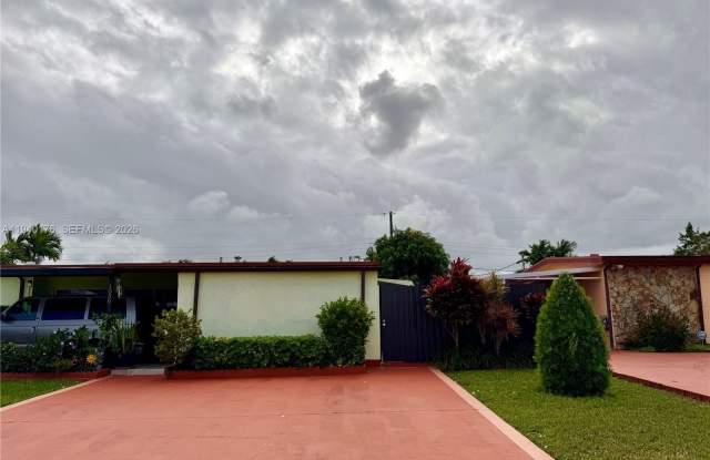 Photo of 1056 W 67th St