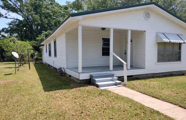 4312 Water Street - 4312 Water Street, Moss Point, MS 39563