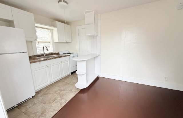 4341 Pinewood Avenue