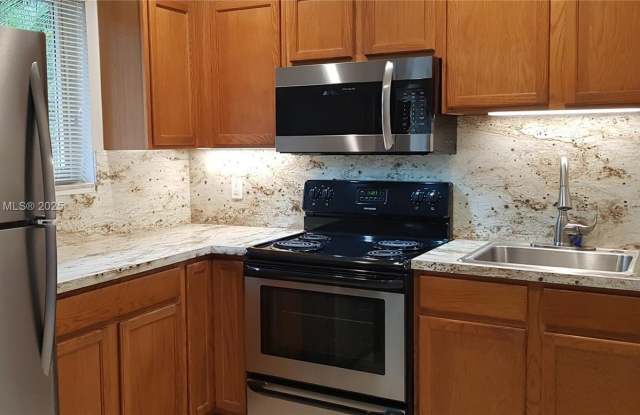 Photo of 818 SW 4th St