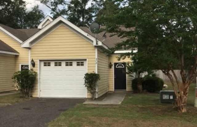 372 NEW POINT PETER RD