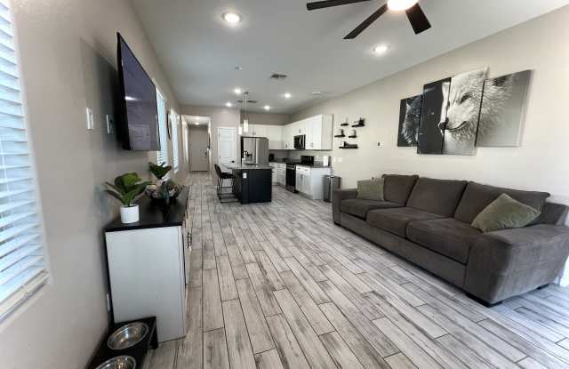 2126 North Marketside Avenue