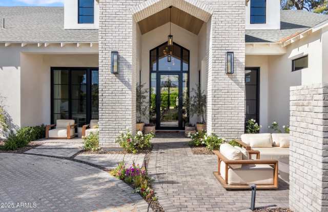 5602 E EXETER Boulevard