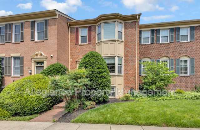 Photo of 6861 Williamsburg Pond Ct