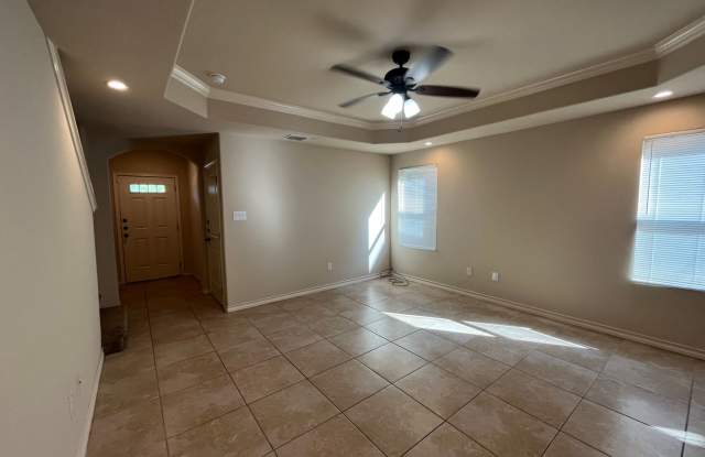 7034 Lakeview Dr. #101, San Antonio, TX. 78244