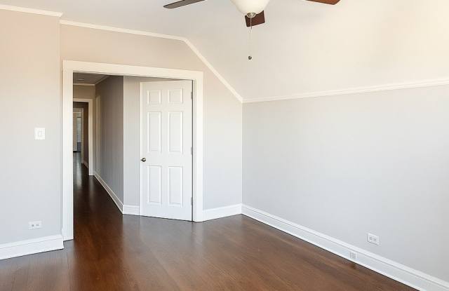 2839 N Newland Avenue unit: 2