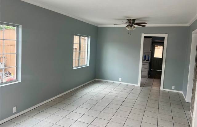 837 S Philadelphia Street