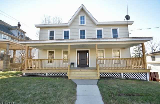 20 Hamburg Ave unit 3