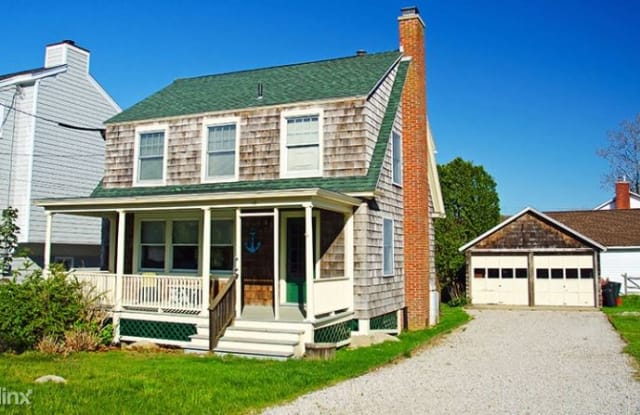 10 Middlefield St - 10 Middlefield Street, Groton Long Point, CT 06340