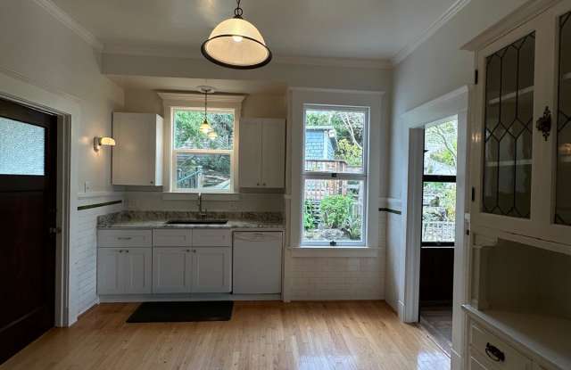 816 Spring Street - C