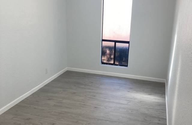 1040 La Gonda Way, Unit A