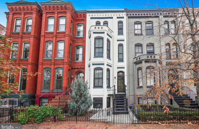 Photo of 416 A Street SE unit: 1