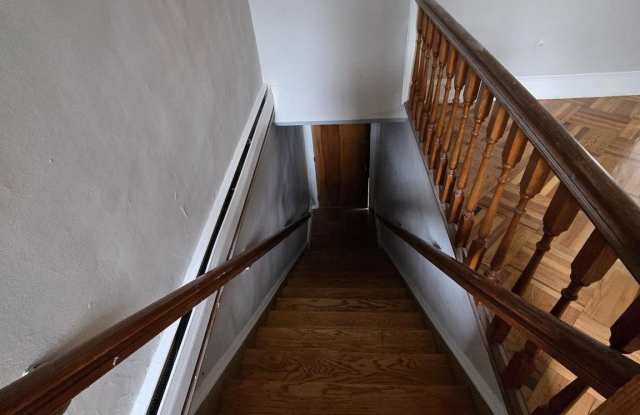 5709 LEONARD Street unit: 2Nd Fl