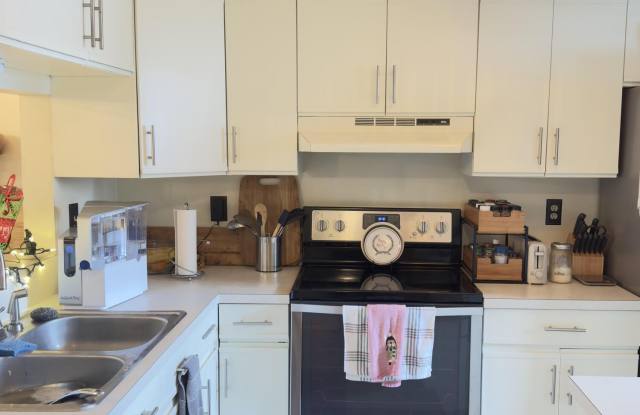 270 Stefan Drive unit: 11-F