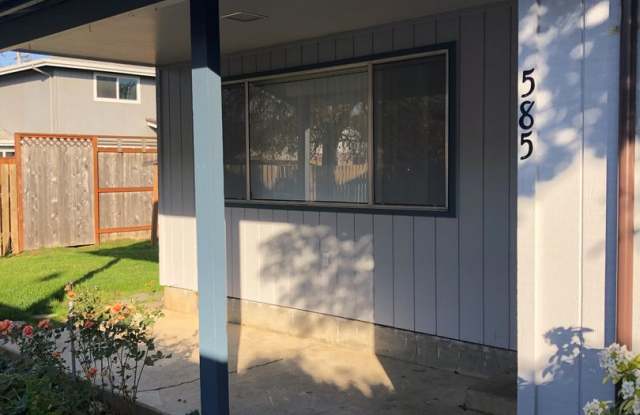 Spacious NW Corvallis Duplex - 3 Bedroom 1 Bath- Water  Sewer Paid!