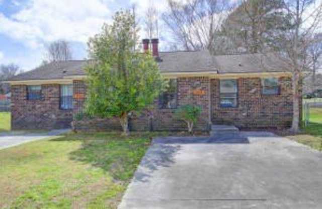 104 Freehold Circle unit: A