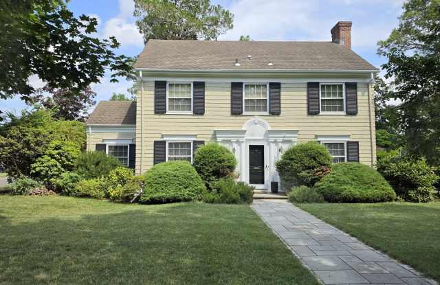 11 Alden Avenue