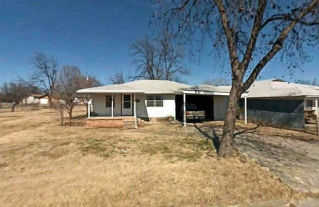 1803 SW C Ave - 1803 Southwest C Avenue, Lawton, OK 73501