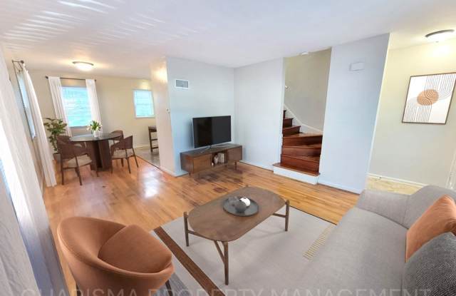 Photo of SPACIOUS TWO BEDROOM ONE BATH DUPLEX!! GREAT AMENITIES, LOCATION, AND PRICE!