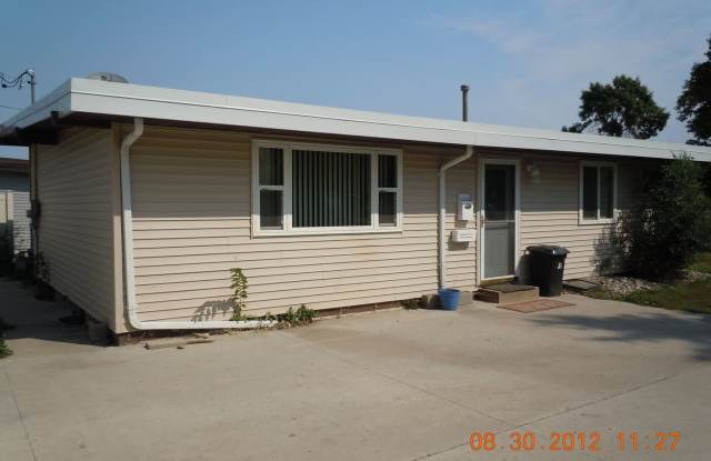 10 - 18th St SW - 10 18th St SW, Minot, ND 58701