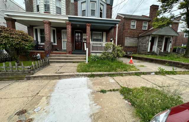 2817 W 10th St