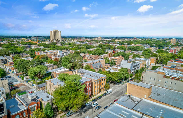 1022-24 N Damen / 2009 W Cortez