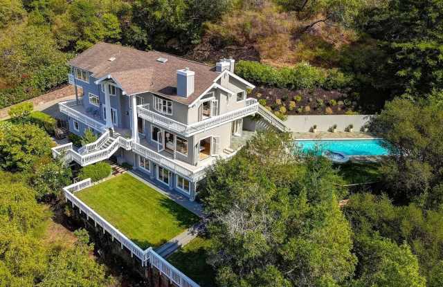 Photo of 216 Evergreen Drive