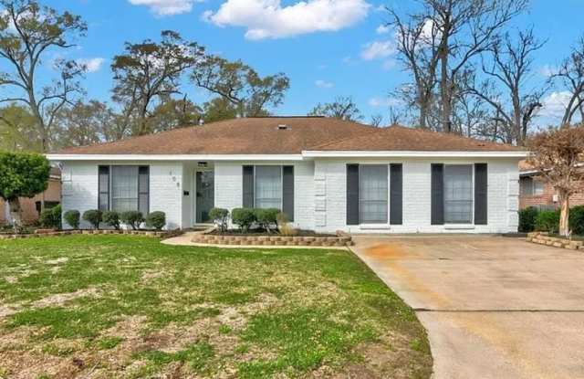 108 Sparrow Way