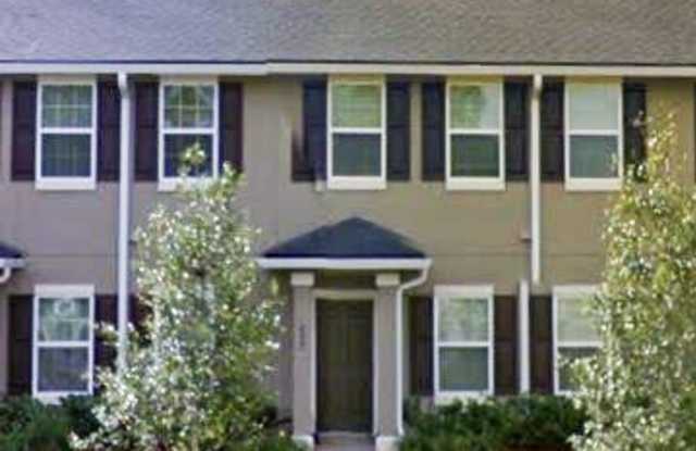 482 HOPEWELL Drive