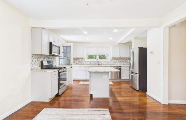 Photo of 2444 State Route 52