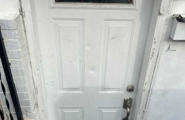 Photo of 1121 Columbia Avenue - 1