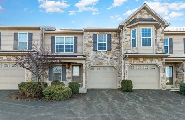 2 Story, 3-Bedroom, 2.5 Bath Town-home Located In Cumberland Valley School District - 432 Mercury Drive, Cumberland County, PA 17050