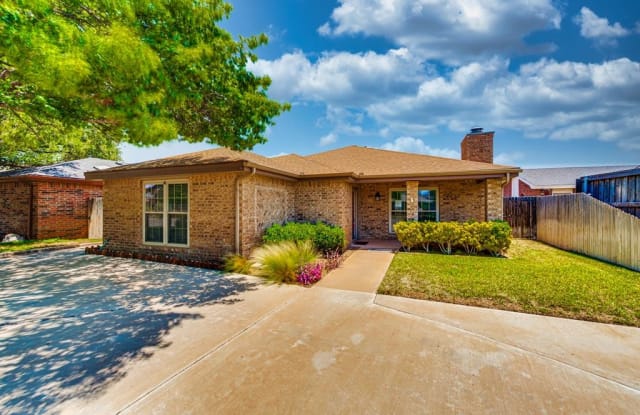 2502 Hoya Dr - 2502 Hoya Drive, Midland, TX 79707