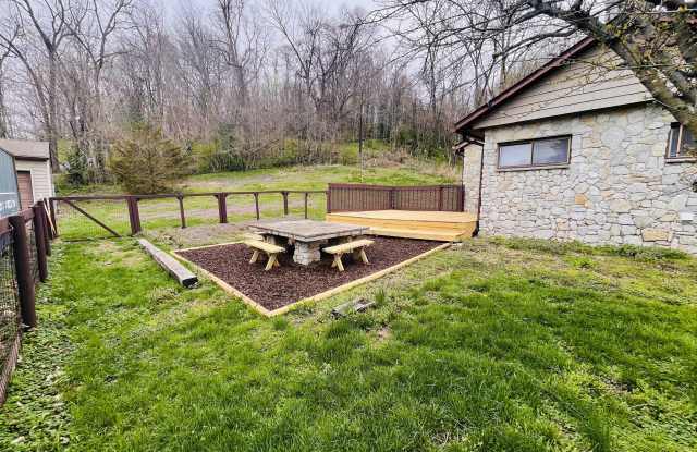 539 E College Avenue