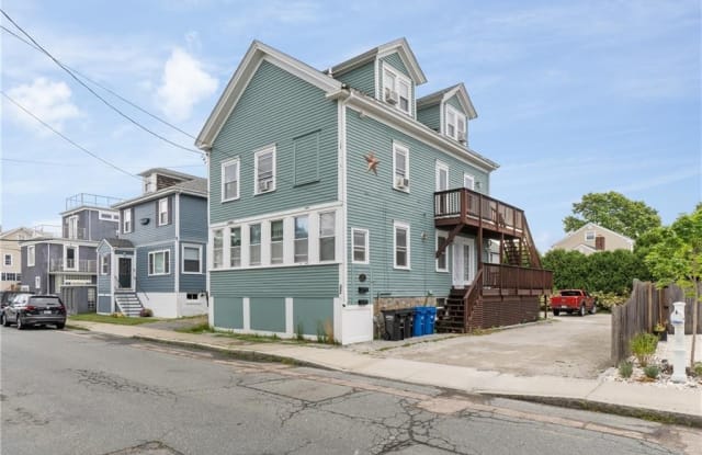 52 Houston Avenue - 52 Houston Avenue, Newport, RI 02840