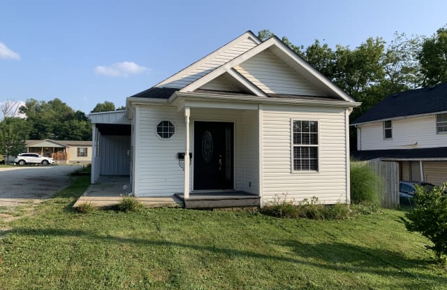 522 E Locust St - 522 East Locust Street, Mount Sterling, KY 40353