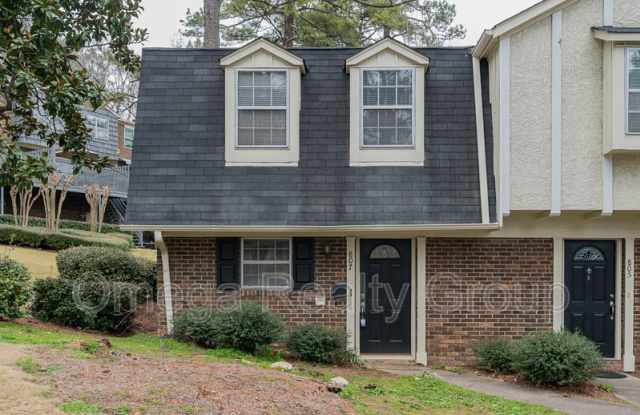 807 Vestavia Villa Ct