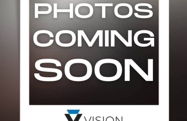 1052 S Virginia Cir