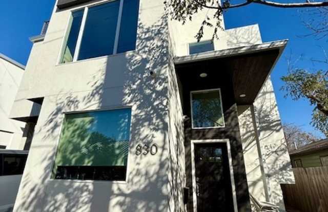 Modern, Gated Single Family House in Tobin Hill/Pearl