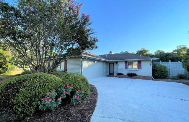 Furnished 3 bedroom/2 bathroom house in Inland Greens subdivision!! Some utilities included