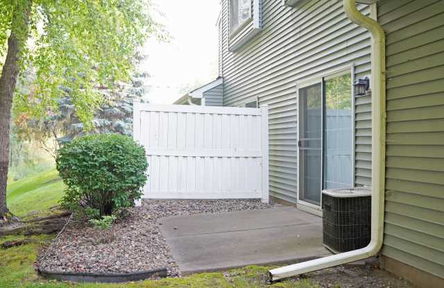 2054 Gresham Avenue North