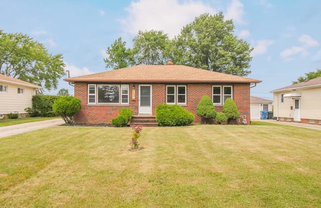 3300 Dentzler Rd - 3300 Dentzler Road, Parma, OH 44134