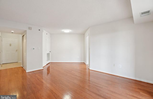 2181 JAMIESON Avenue unit: 1102