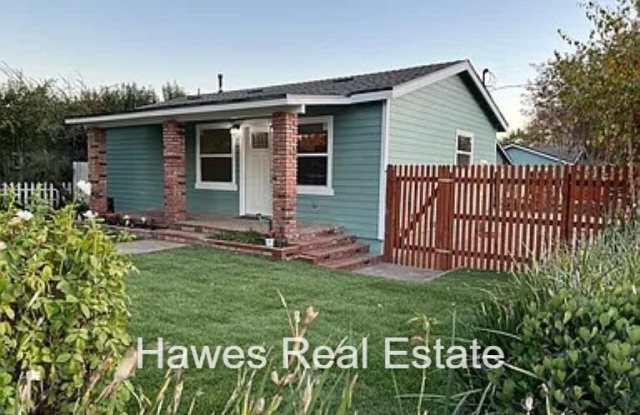 2008 7th St