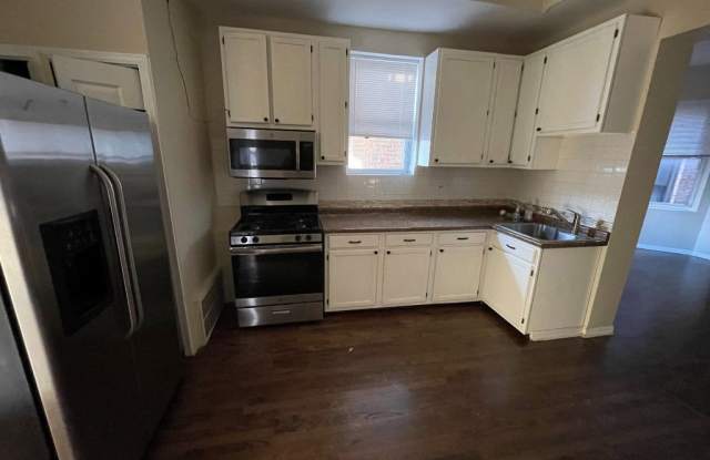 1411 West Erie Street