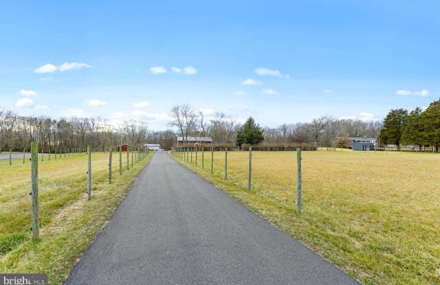 1573 GARRISONVILLE Road