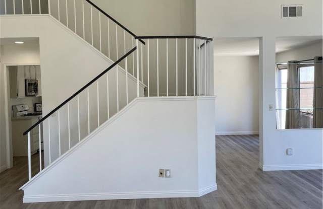 13592 Crescent Hill Drive