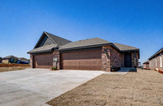 Brand New 3 Bedroom 2 Bath Duplex In Dooley Creek * MOVE IN SPECIAL * Edmond Schools*