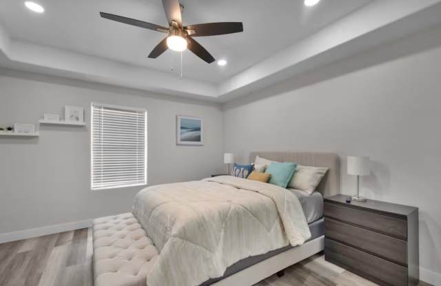 102 West Corral Street